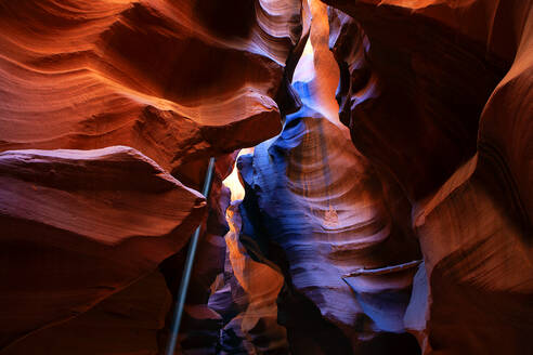 USA, Arizona, Smooth eroded walls of Antelope Canyon - DSGF01917