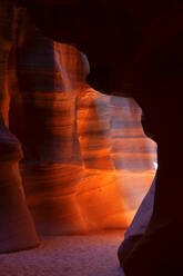USA, Arizona, Glatte erodierte Wände des Antelope Canyon - DSGF01918