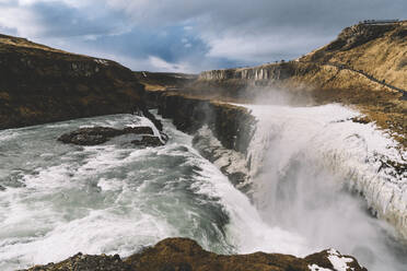 Island, Wasserfall Gullfoss im Sommer - DAMF00364
