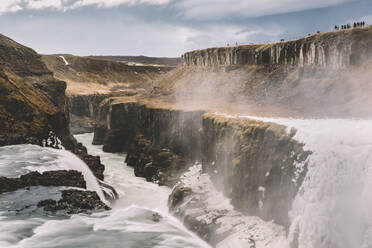 Island, Wasserfall Gullfoss im Sommer - DAMF00365