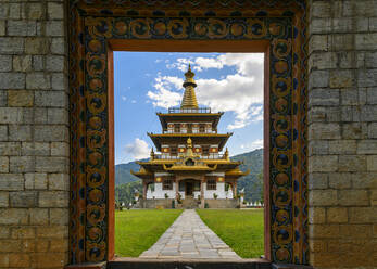 Blick auf den Khamsum Yulley Namgyal-Tempel, Bhutan - TOVF00174