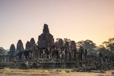 Bayon-Tempelruinen bei Sonnenaufgang, Siem Reap, Kambodscha - CAVF79146