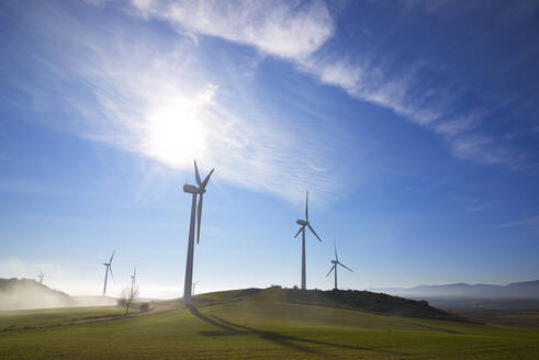 Windturbinen für nachhaltige Energieerzeugung in Spanien. - CAVF79562