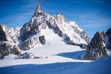 Ski touring in front of the Dent du Geant - CAVF79689