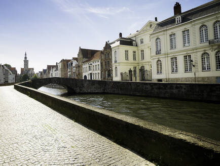 Kanal in der Stadt Brügge, Belgien - CAVF79817