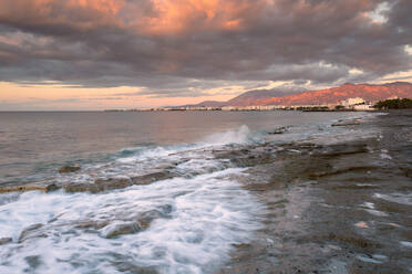 Die Stadt Ierapetra vom Strand von St. Andreas aus gesehen, Kreta. - CAVF80178
