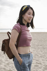 Portrait of beautiful young woman on the beach - XLGF00081