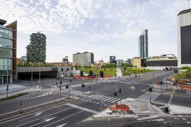 Italien, Mailand, Kreuzung Porta Garibaldi während des Ausbruchs von COVID-19 - MEUF00582