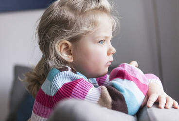 Portrait of girl looking out of the window - SDAHF00776