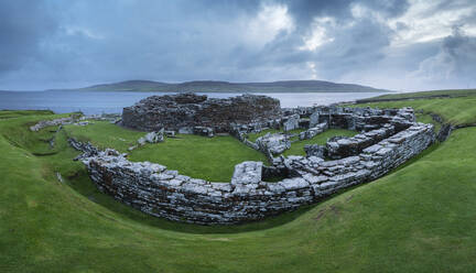 Broch of Gurness, ein eisenzeitliches Dorf auf der Festlandinsel Orkney, Schottland, Vereinigtes Königreich, Europa - RHPLF14653