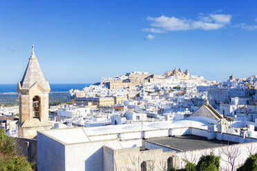 Das weiße Dorf von Ostuni, genannt Die weiße Stadt, Ostuni, Apulien, Italien, Europa - RHPLF14815