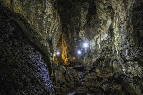 Lavaröhre, Santa Cruz, Galapagos, UNESCO-Weltkulturerbe, Ecuador, Südamerika - RHPLF15122