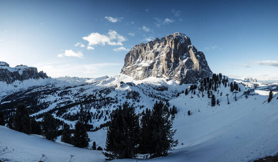 Italien, Trentino, Wolkenstein, Blick auf das Massiv der Sellagruppe in der Abenddämmerung - WFF00448