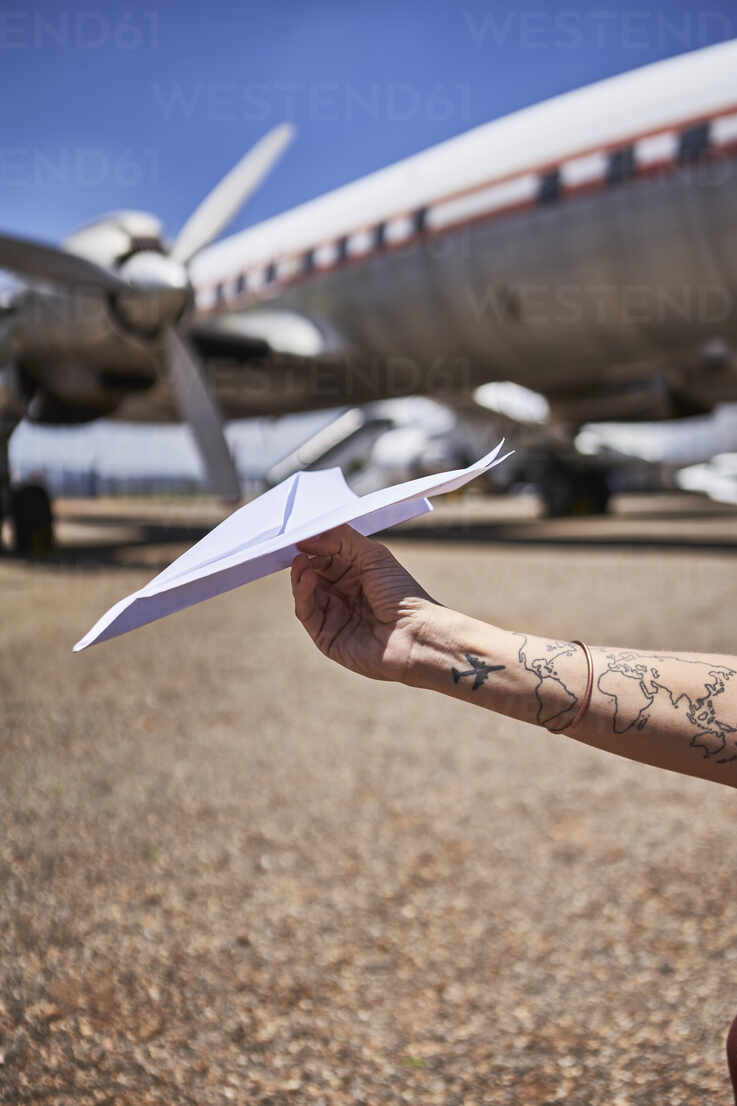Paper airplane travel tattoo placement-miles to go | Tatuajes aviones,  Tatuaje pequeño de viaje, Tatuaje viajes