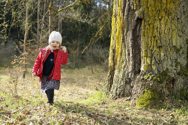 Little girl walking in the woods - BRF01442