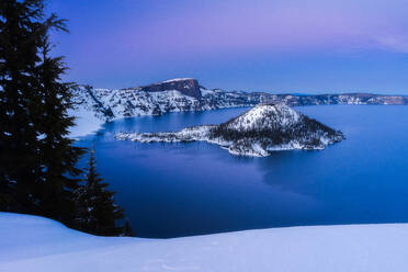 Crater lake and wizard island in the snow at sunset - CAVF81324