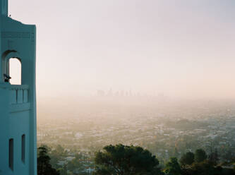 Skyline der Innenstadt von Los Angeles vom Griffith Observatory Los Feliz aus gesehen - CAVF81350