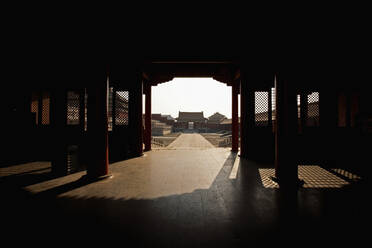 Tor in der alten verbotenen Stadt in Peking - CAVF81477