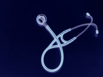 Stethoskop auf blauem Hintergrund - ABRF00748
