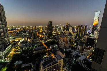 Skyline bei Nacht, Bangkok, Thailand - GIOF08186