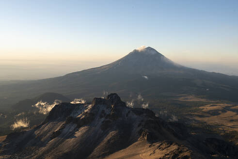 Blick auf den Vulkan Popocatepetl von Iztaccihuatl in Mexiko aus - CAVF81954