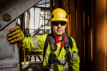 STAVANGER NORWAY OIL RIG WORKER - CAVF82620