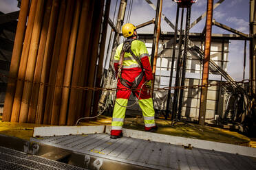 STAVANGER NORWAY OIL RIG WORKER - CAVF82631