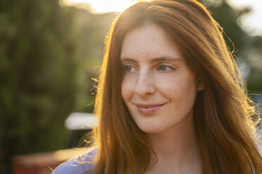 Portrait of redheaded woman - AFVF06360