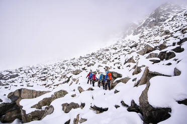 Gruppe von Bergsteigern, Großvendediger, Tirol, Österreich - PNEF02589