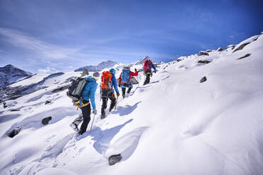 Gruppe von Bergsteigern, Großvendediger, Tirol, Österreich - PNEF02591