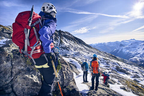 Gruppe von Bergsteigern, Gletscher Großvendediger, Tirol, Österreich, lizenzfreies Stockfoto