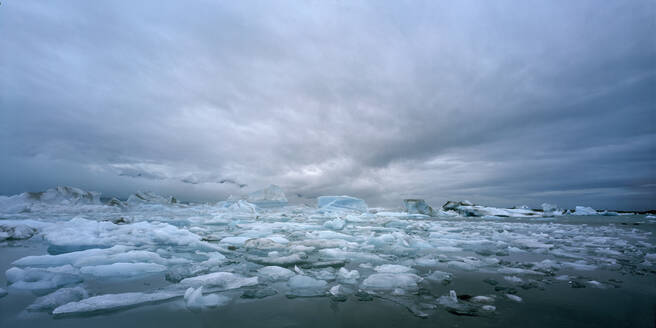 Die Gletscherlagune Jokulsarlon im Südosten Islands - CAVF83408