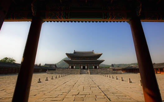 Foto vom Innenhof des Königspalastes Gyeongbokgung in Seoul - CAVF83638