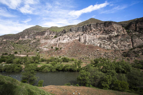 Georgia, Samtskhe-Javakheti, River in front of Vardzia cave monastery - WVF01650