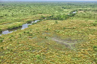 Demokratische Republik Kongo, Luftaufnahme des Garamba-Flusses im Garamba-Nationalpark - DSGF02065