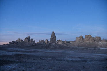 Trona-Säulen in sanften Sonnenaufgangs-Pastellfarben - CAVF83802