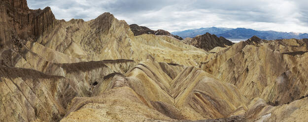 The Vast Deserts and Formations of Death Valley National Park in - CAVF83808