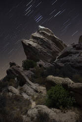 Seltsame Formationen bei Vasquez Rocks in der Nähe von Los Angeles, bei Nacht u - CAVF83850