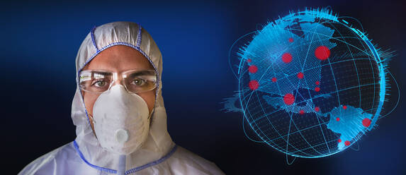 Porträt eines Wissenschaftlers mit Grippemaske beim Ausbruch einer weltweiten Coronavirus-Pandemie - CAIF27924