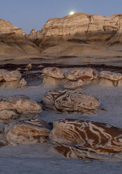 Wilde Felsformationen in der Wüstenwildnis von New Mexico - CAVF84002