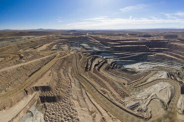 Luftaufnahme einer Bor-Mine in der kalifornischen Hochwüste - CAVF84177