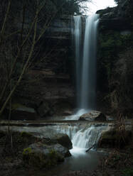 Wasserfall Wasser Fluss Berg dunkel - CAVF84251