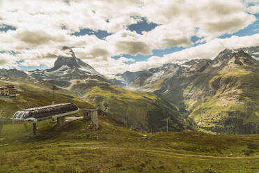 Blick auf die Skistation beim Roterboden mit Matterhorngipfel - CAVF84468