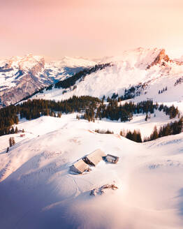 Luftaufnahme von Stoos, Schweizer Skigebiet, Schweiz - AAEF09124