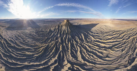 Erosion malt ein abstraktes Bild in den Badlands im Hinterland von Utah - CAVF84675