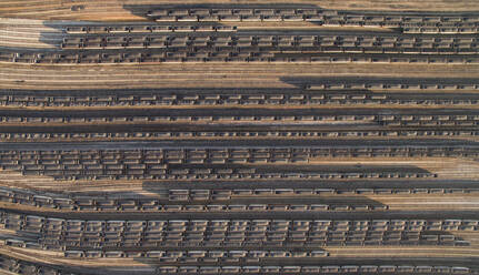 Kohlewaggons bedecken den Hafen in Virginia - CAVF84736