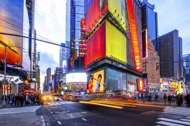 USA, New York, New York City, Traffic on Times Square - PUF01894