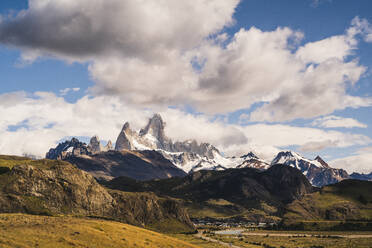 Argentinien, Blick auf die Wolken über dem Berg Fitz Roy - UUF20657