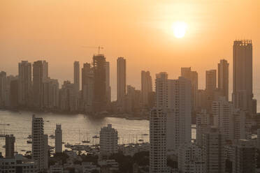 Blick vom Convento de Santa Cruz de la Popa von Cartagena bei Sonnenuntergang, Cartagena, Bolivar Department, Kolumbien, Südamerika - RHPLF15179