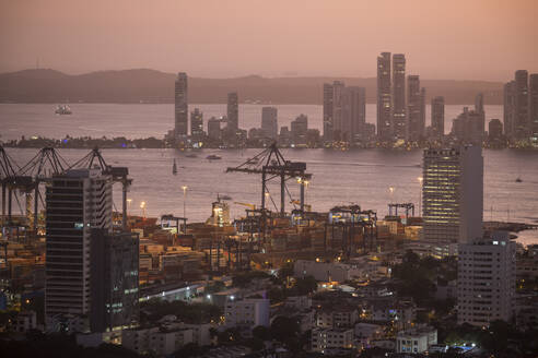 Blick vom Convento de Santa Cruz de la Popa von Cartagena bei Sonnenuntergang, Cartagena, Bolivar Department, Kolumbien, Südamerika - RHPLF15180